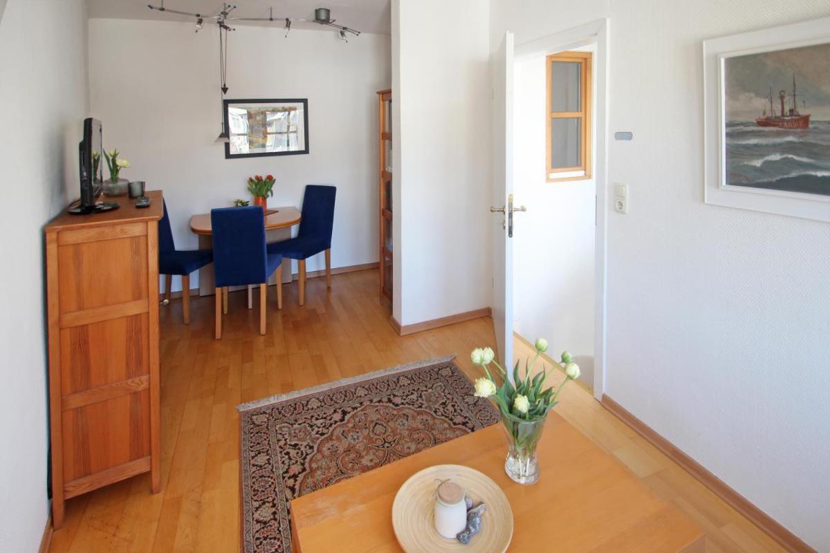 Apartment App. Deck 5, Idyll. Innenhof Rostock