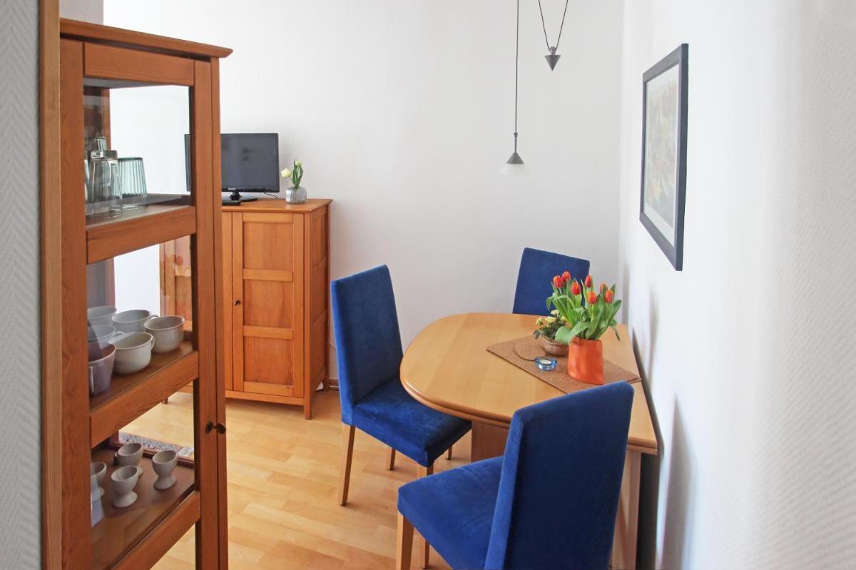 App. Deck 5, Idyll. Innenhof Apartment Rostock
